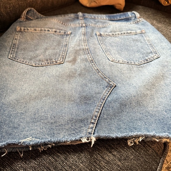 H&M Denim Blue Skirt with cut in front - Picture 9 of 9